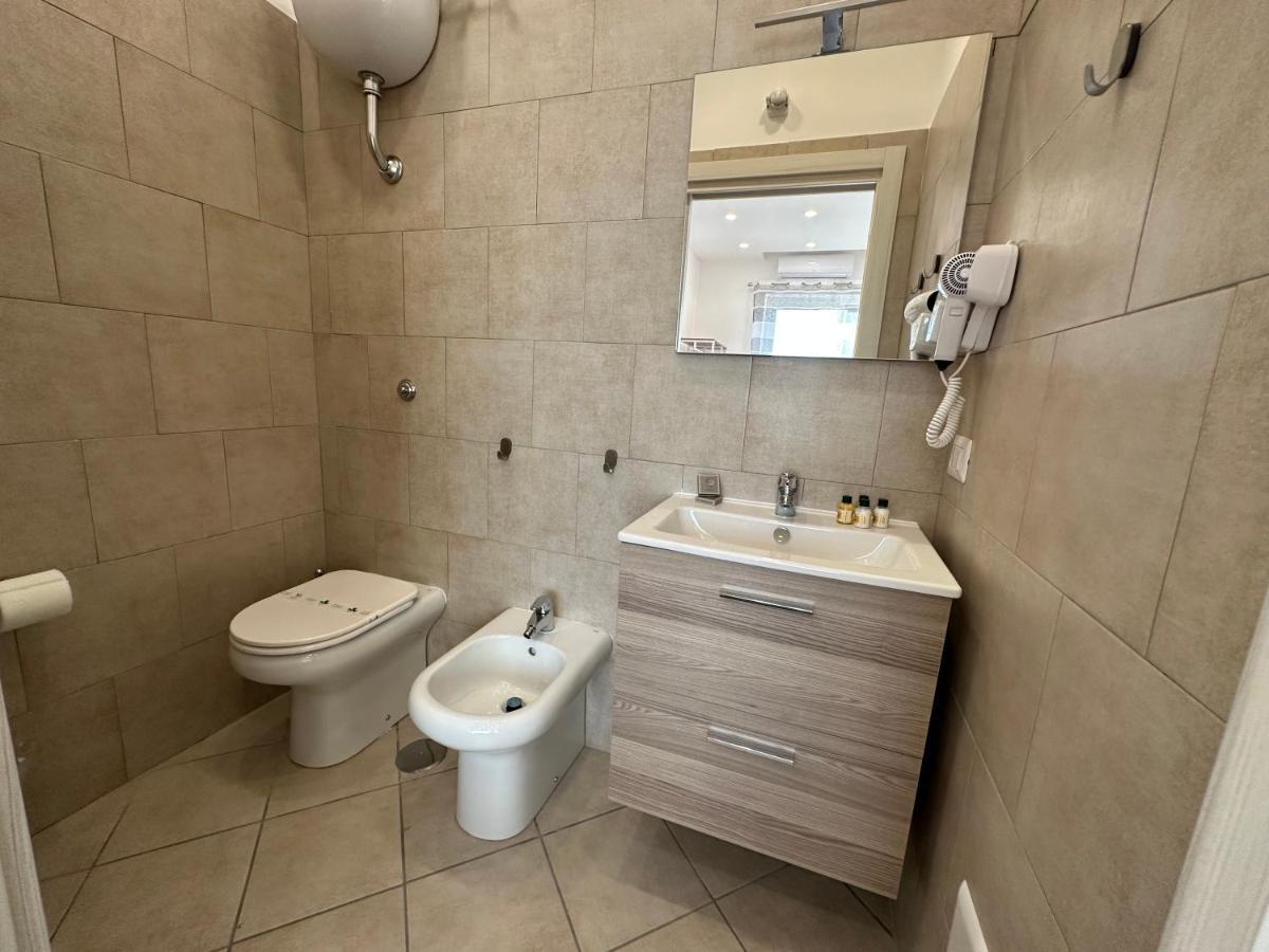 B&B Off Rooms And Relax Napoli Ngoại thất bức ảnh