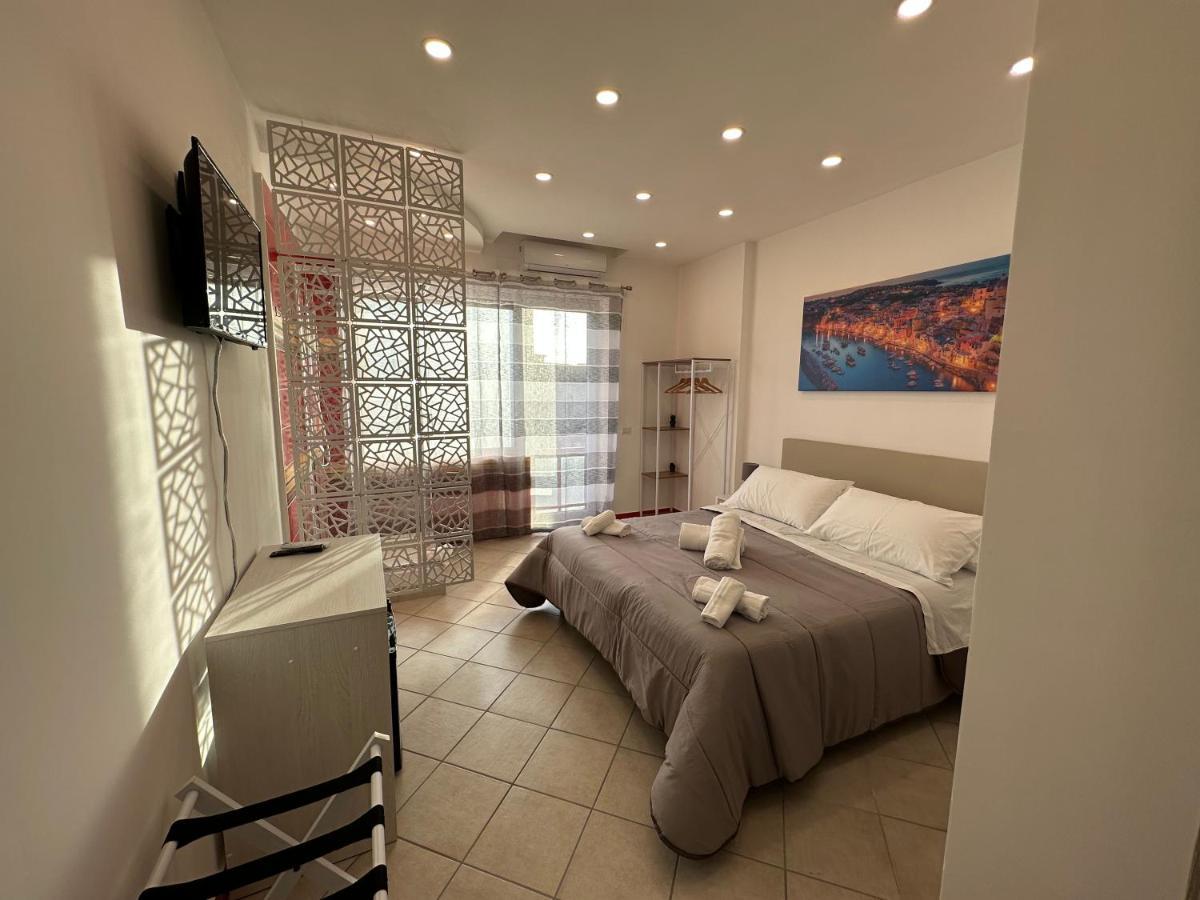 B&B Off Rooms And Relax Napoli Ngoại thất bức ảnh