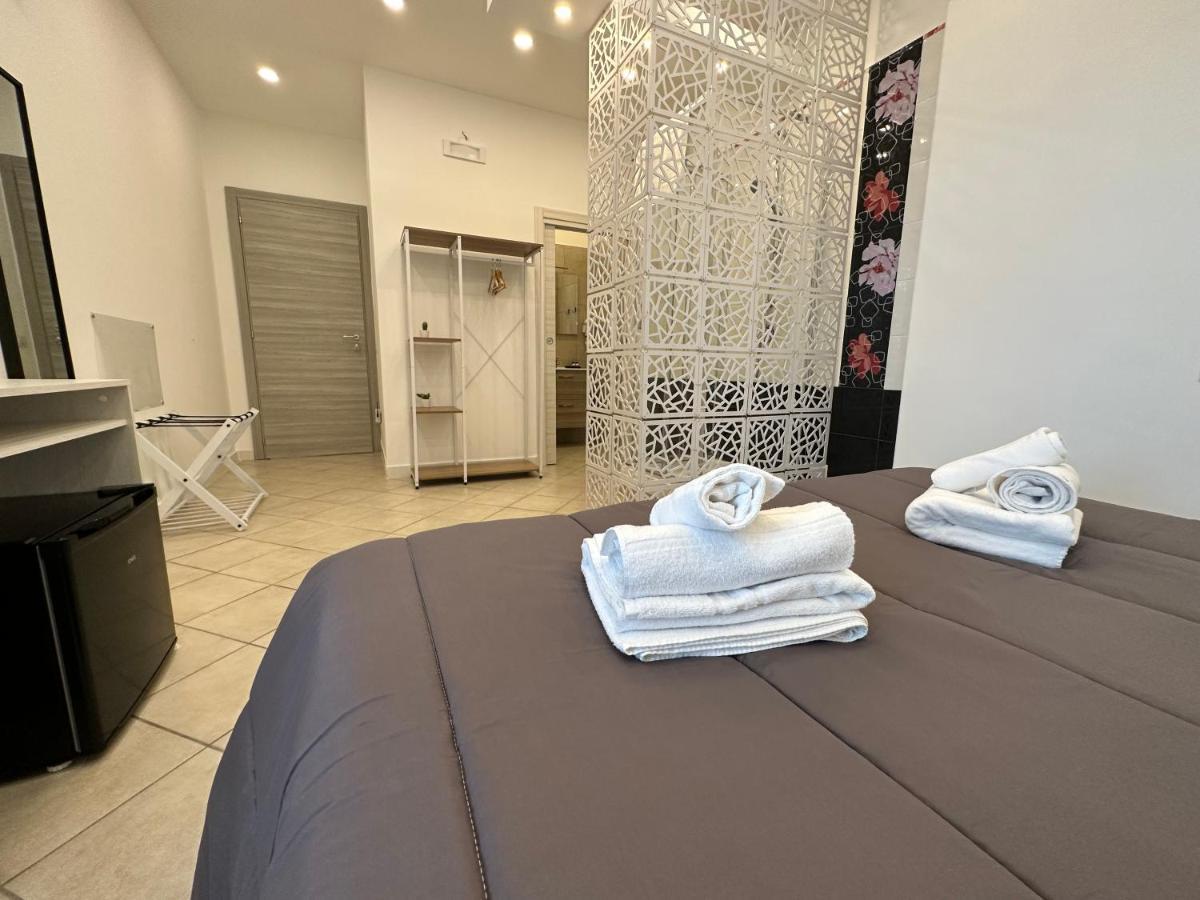 B&B Off Rooms And Relax Napoli Ngoại thất bức ảnh