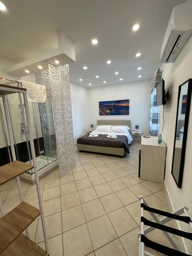 B&B Off Rooms And Relax Napoli Ngoại thất bức ảnh