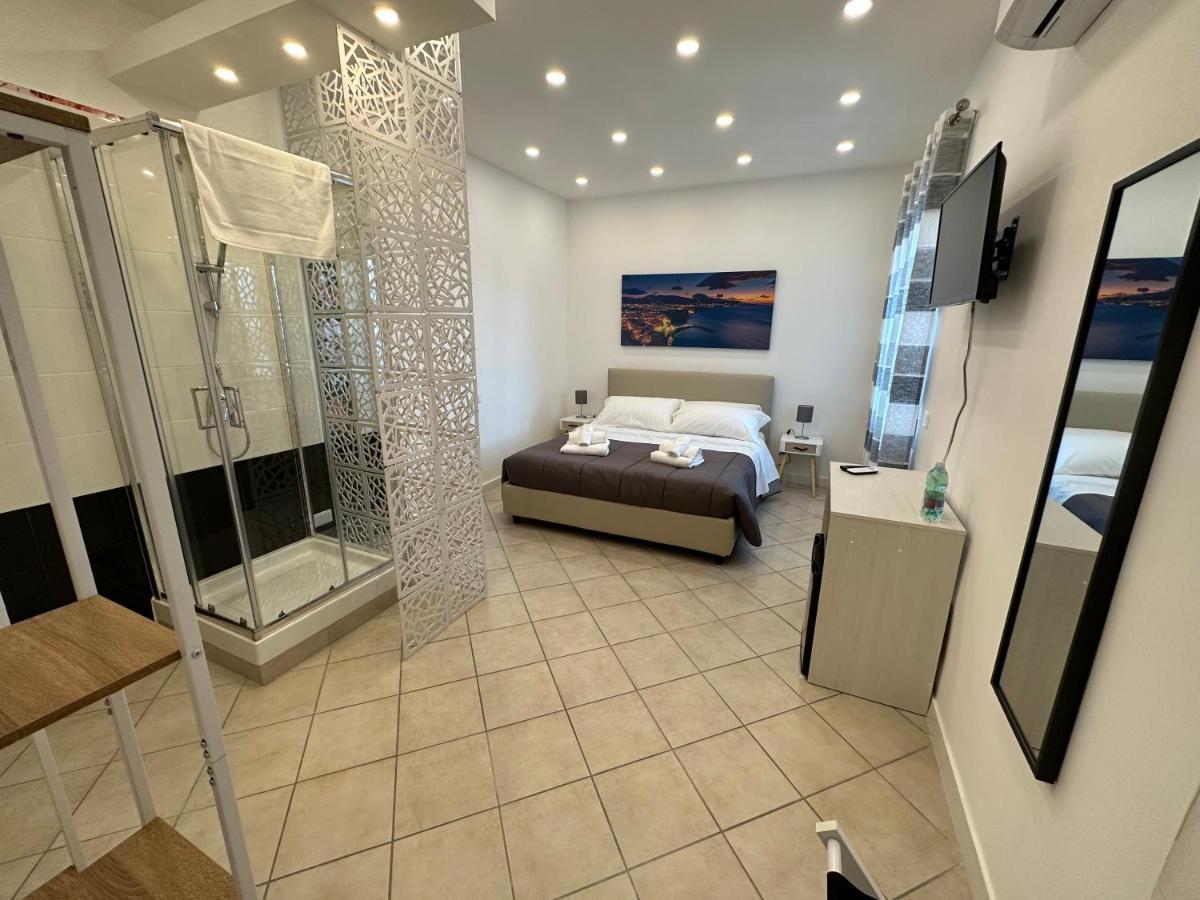 B&B Off Rooms And Relax Napoli Ngoại thất bức ảnh