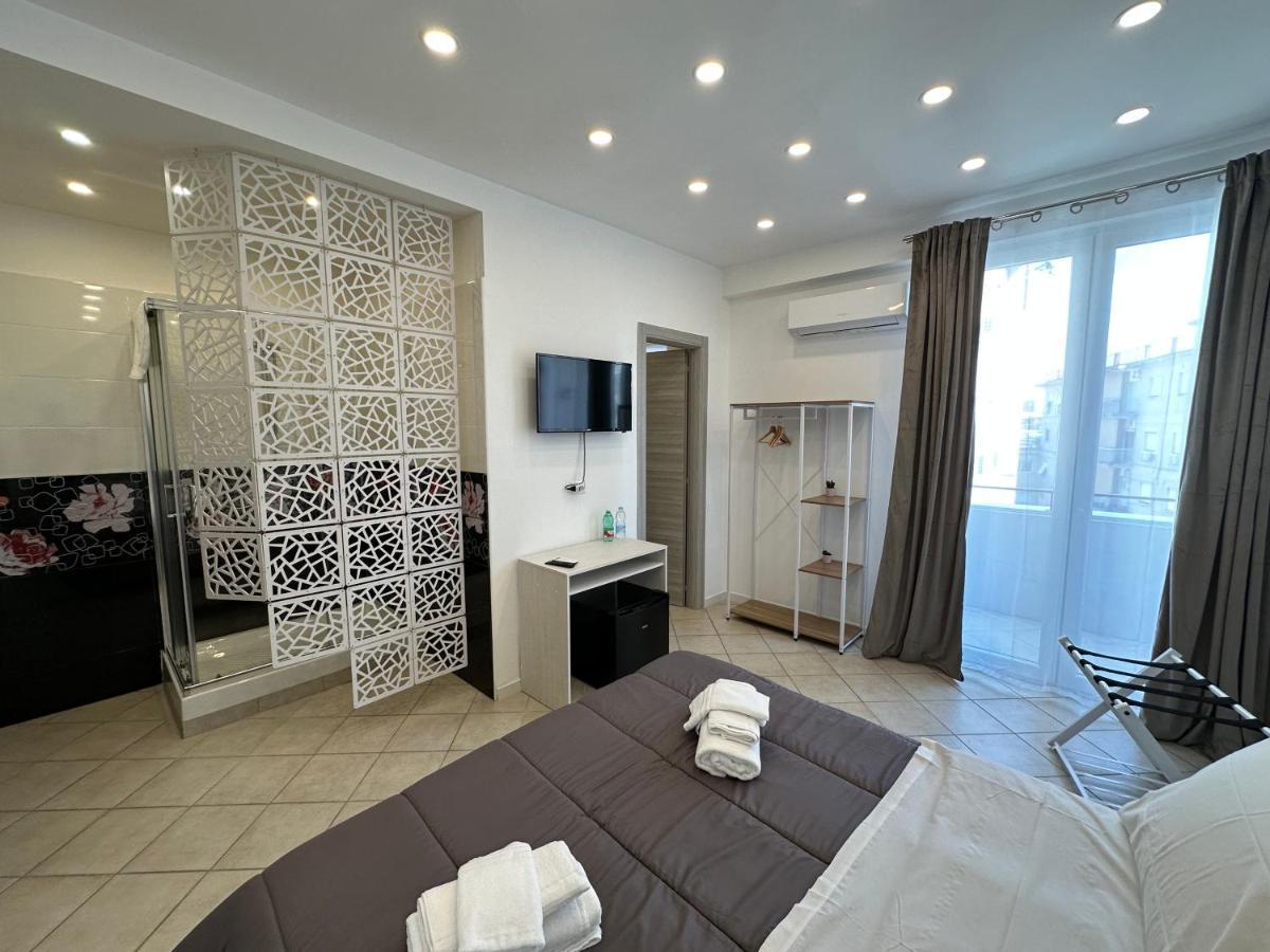 B&B Off Rooms And Relax Napoli Ngoại thất bức ảnh
