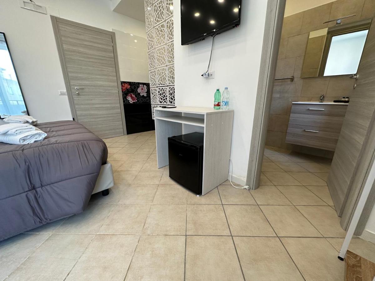 B&B Off Rooms And Relax Napoli Ngoại thất bức ảnh